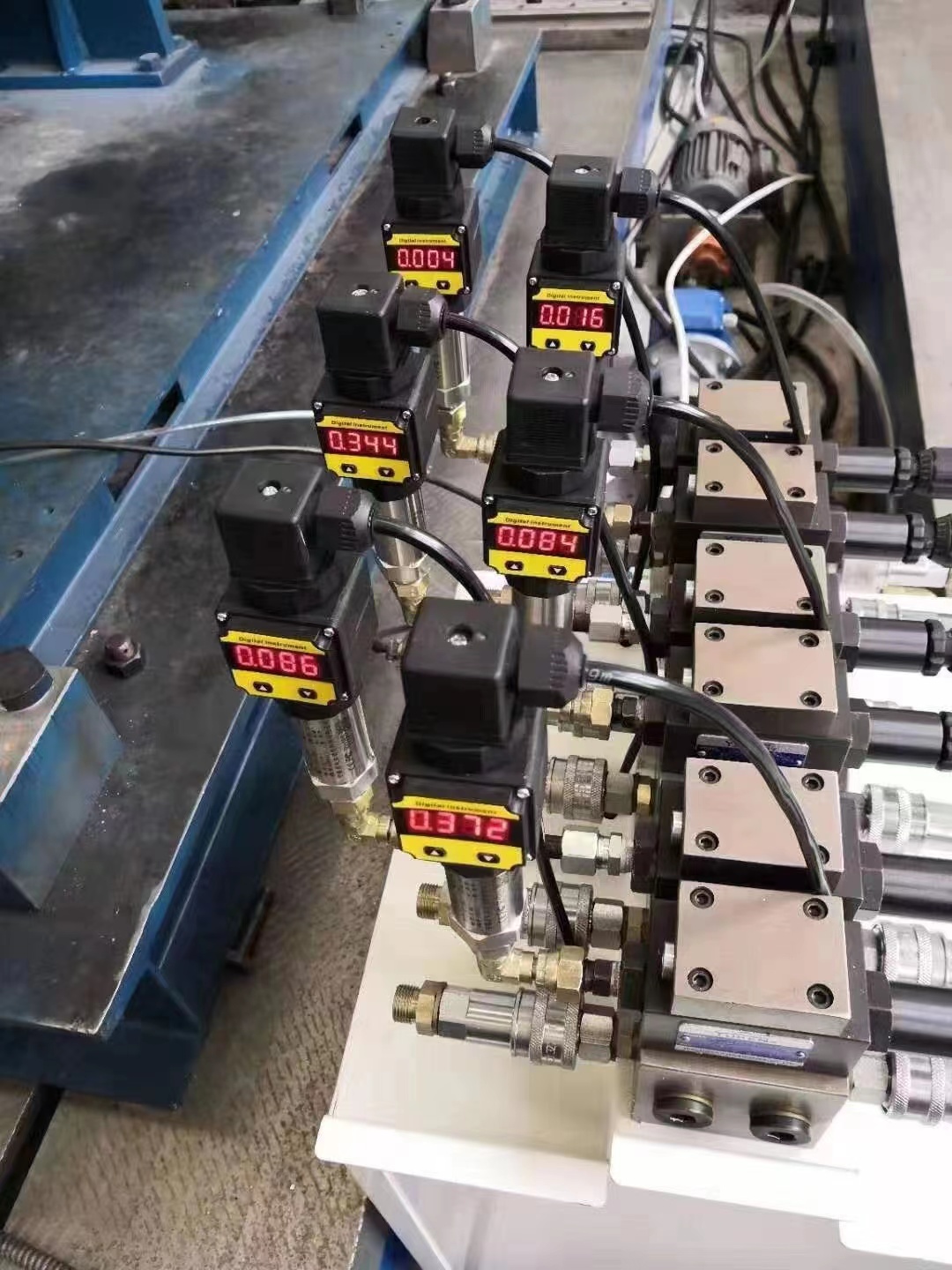 Como instalar corretamente um transmissor de pressão universal?